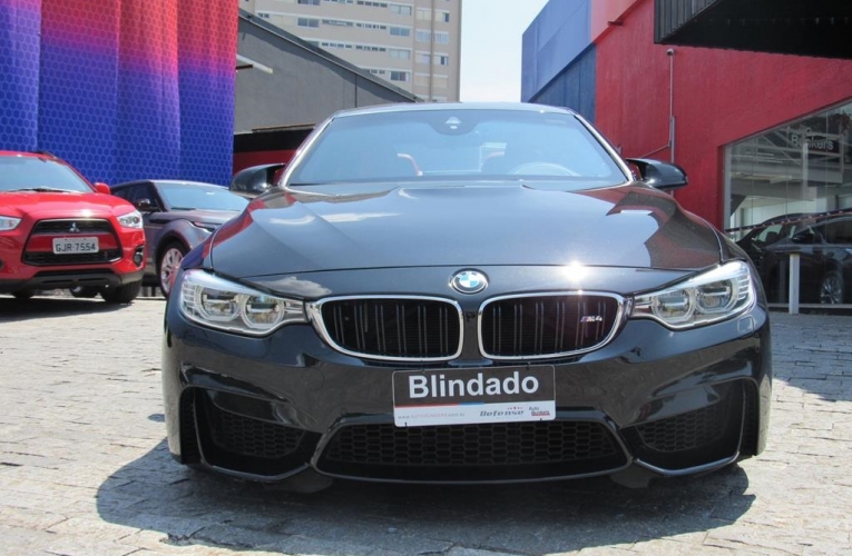 BMW M4 COUPE